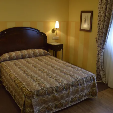 Dona Jimena Hotel 3*